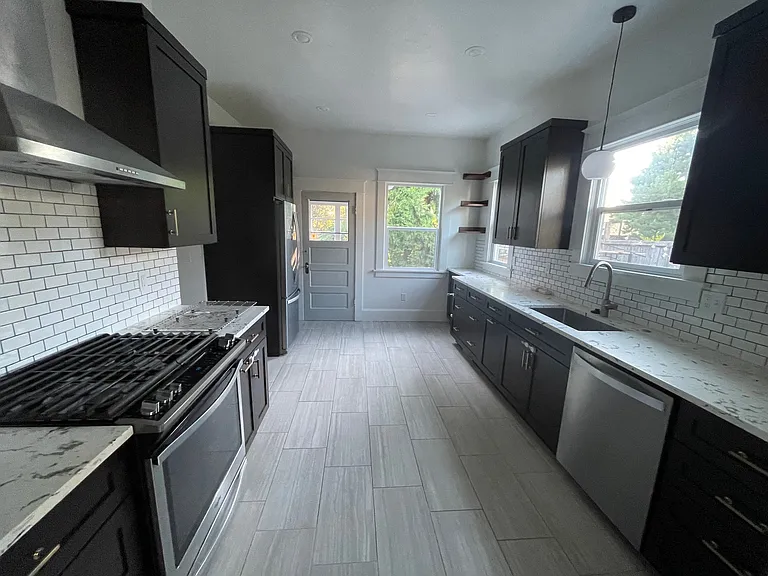 4337 NE 17th Ave — Photo 9