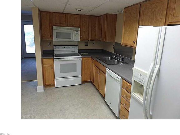 5th image of 629 Masefield Cir