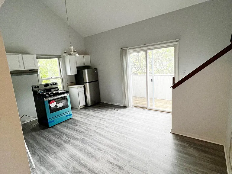 58 E Oakland Ave #6 — Photo 2