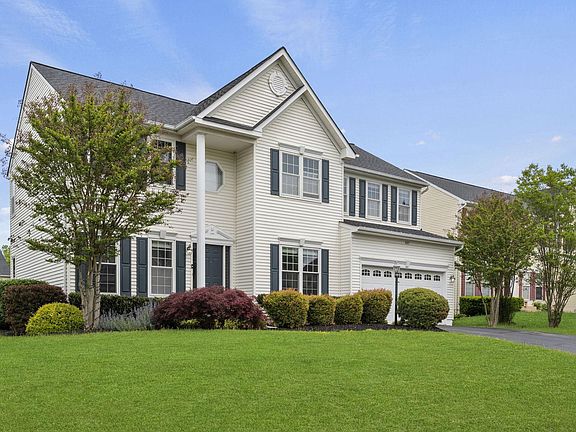 3rd image of 8885 Whitchurch Ct