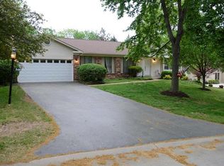 548 Princeway Ct, Ballwin, MO
