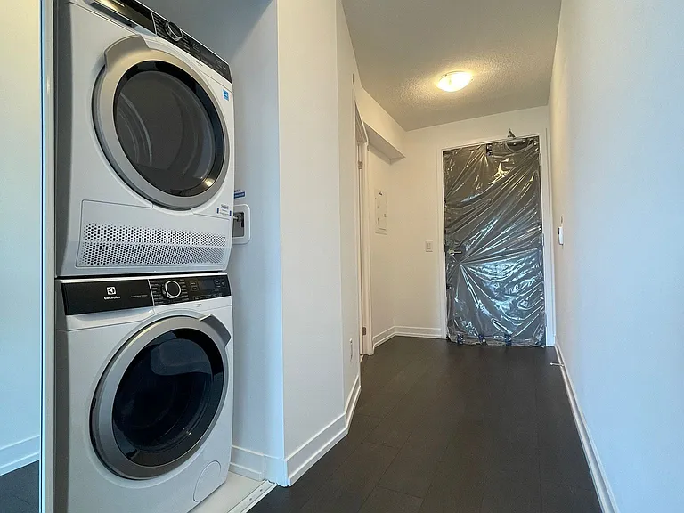 219 Dundas St E #2202 — Photo 11