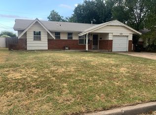 948 SW 2nd St, Moore, OK 73160