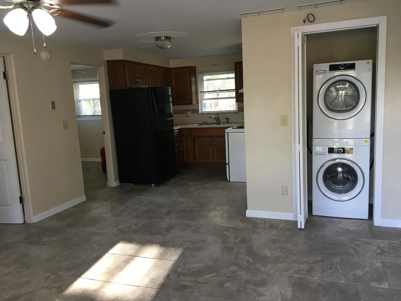 2 bed, 875 sqft, $795 — Photo 2