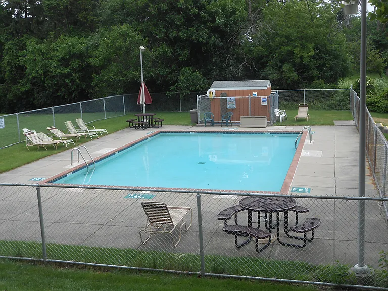 Heather Hills Apartments — Photo 9