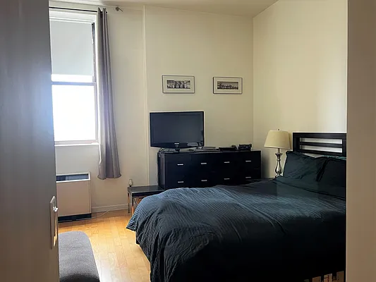 Rented by Oxford Property Group | media 38