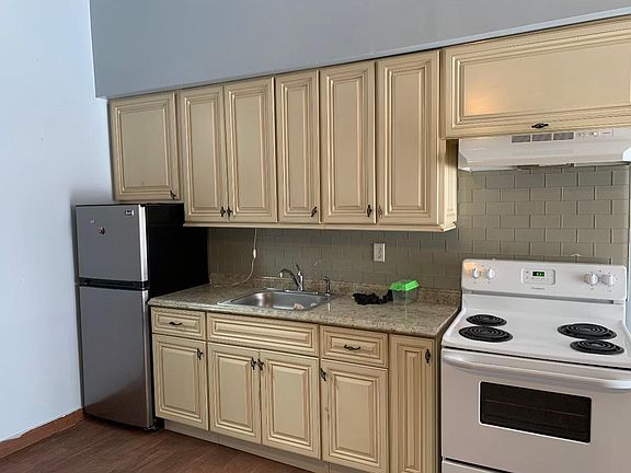 2nd image of 339 N Terrace Ave