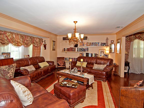 5th image of 3 Filomena Ct