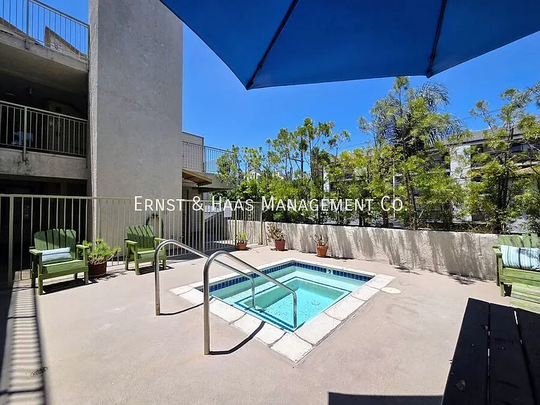 645 Chestnut Ave #215 — Photo 3