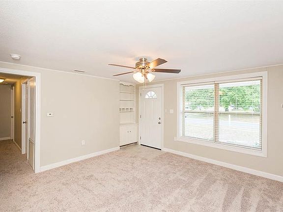 2nd image of 1619 Smithfield Cir W