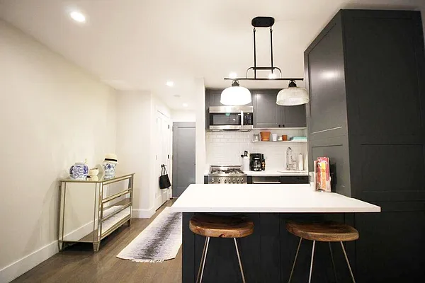 Rented by Bold New York | media 10