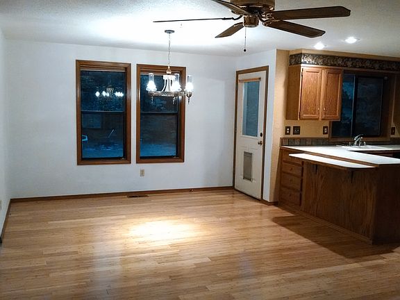 3rd image of 8606 Burns Dr SW