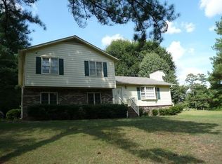 1672 Bentwood Dr, Lilburn, GA 30047