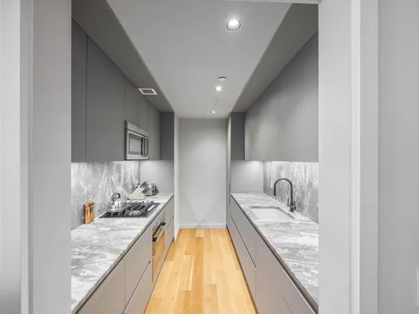 547 West 47th Street image 7 of 29