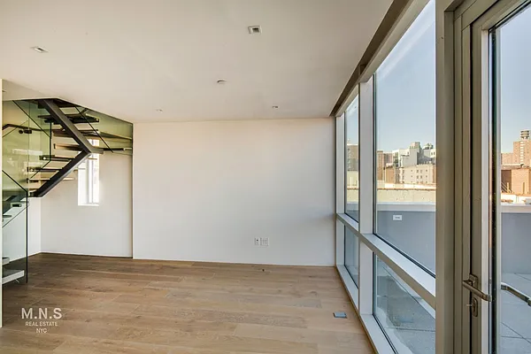 Sold by MNS | media 6