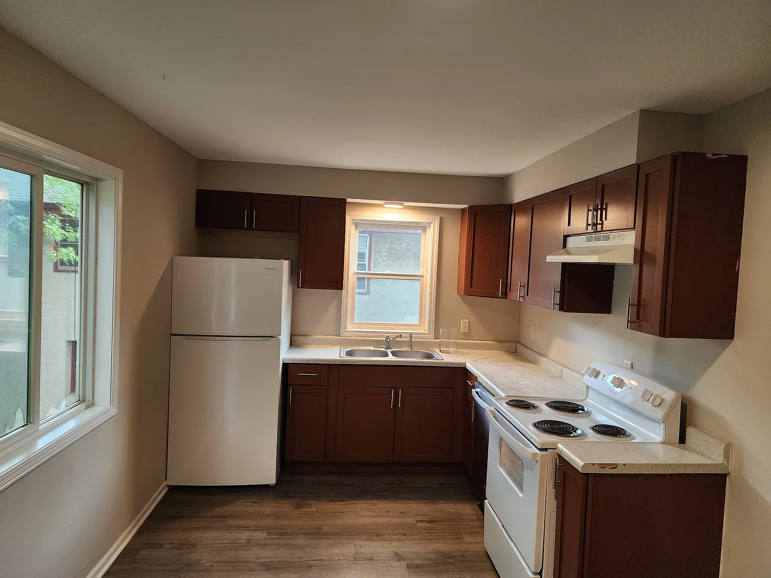 3 bed, 1.5 bath, 1500 sqft, $1,800 — Photo 3