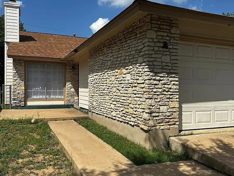 2202 Donahue Ln #A — Photo 1