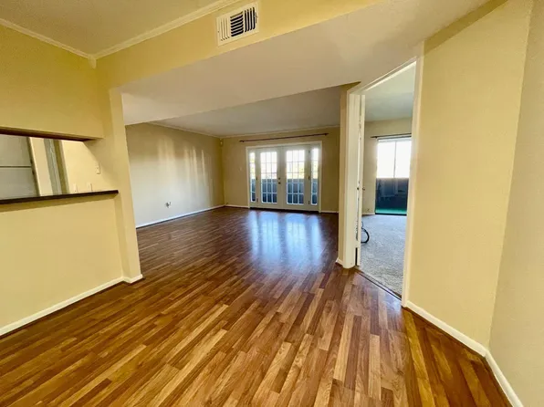 3055 Walnut Bend Ln APT 36, Houston, TX 77042