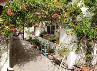 4072 Foothill Rd, Santa Barbara, CA 93110