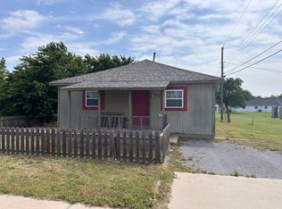 318 J St, Elgin, OK 73538