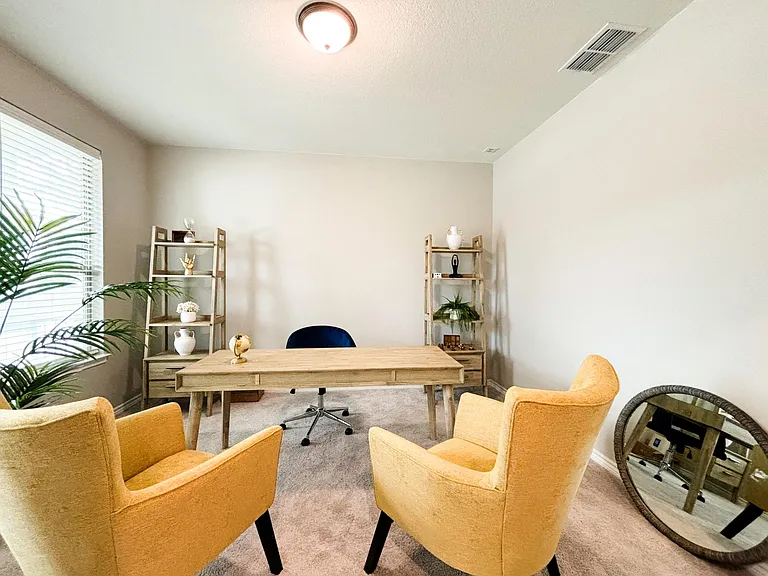 8134 Emmeline Dr — Photo 24