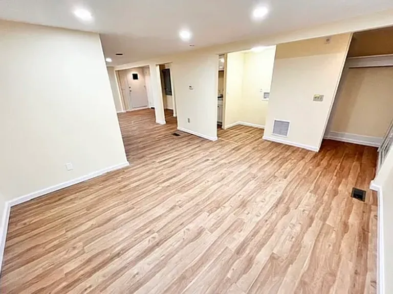 409 Temple St #B — Photo 10