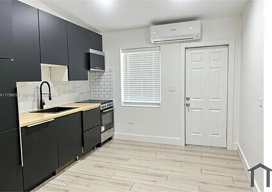 16202 NE 18th Ct