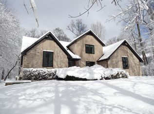 355 N Berkshire Rd, Bloomfield Hills, MI 48302