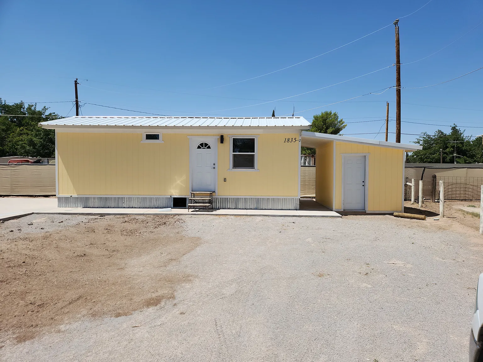 1835 Roadrunner Ln — Photo 1