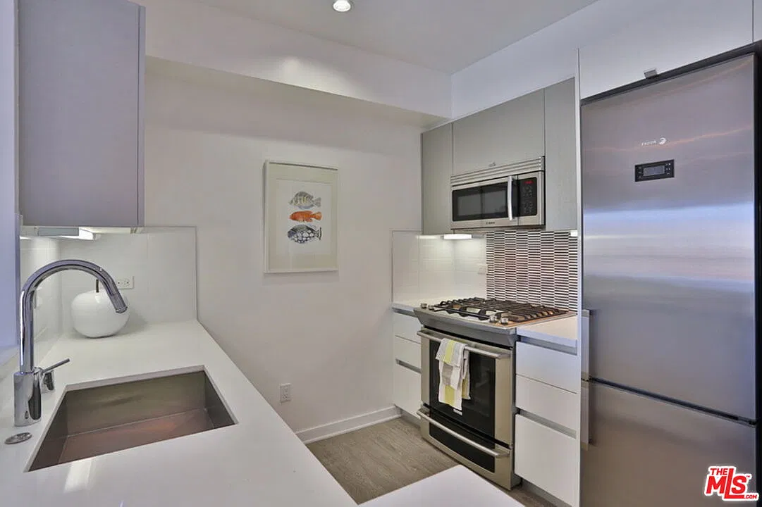 2 bed, 2.0 bath, $3,895 — Photo 4