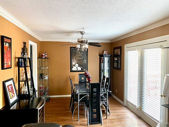 3rd image of 121 Genevieve Dr
