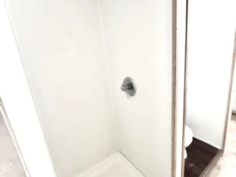709 N Broadway St — Photo 13