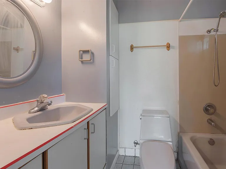 1208 Weyer St — Photo 29
