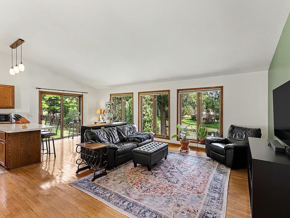 3007 Moraine Dr, photo 5