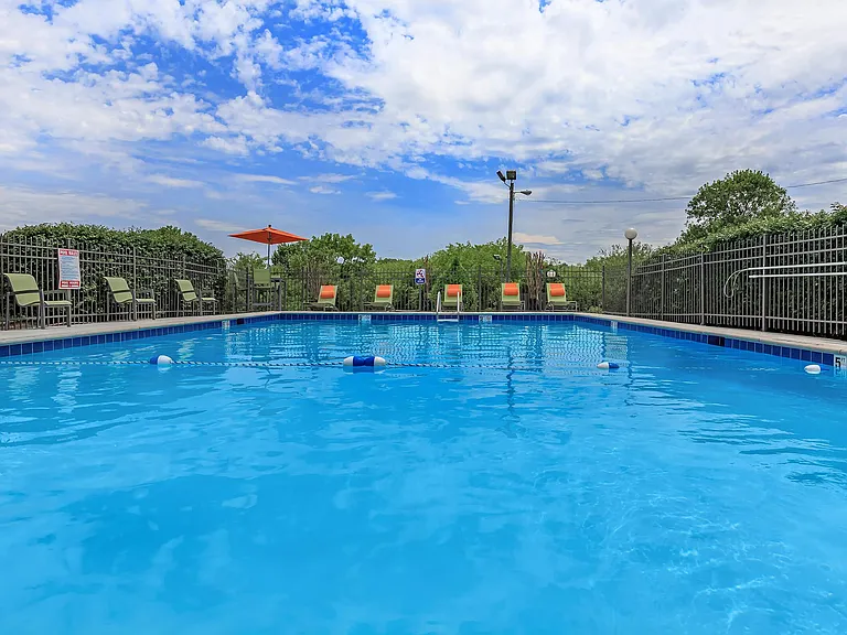 Sunrise Apartments — Photo 47