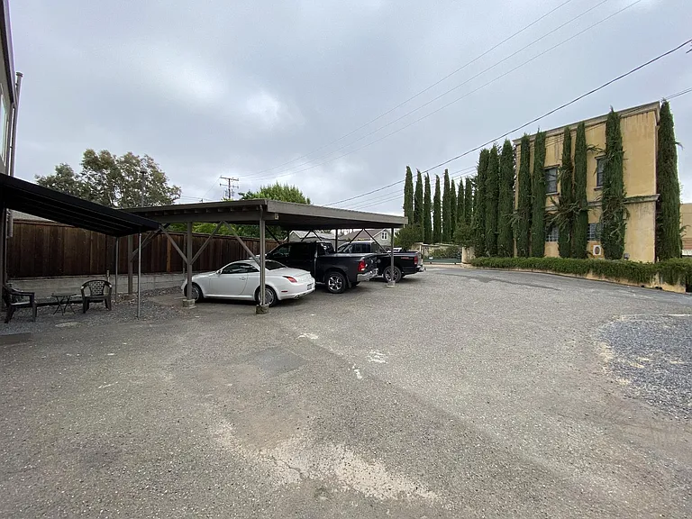 436 Center St — Photo 14