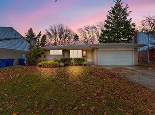 26032 Falmouth Dr, Warren, MI 48089