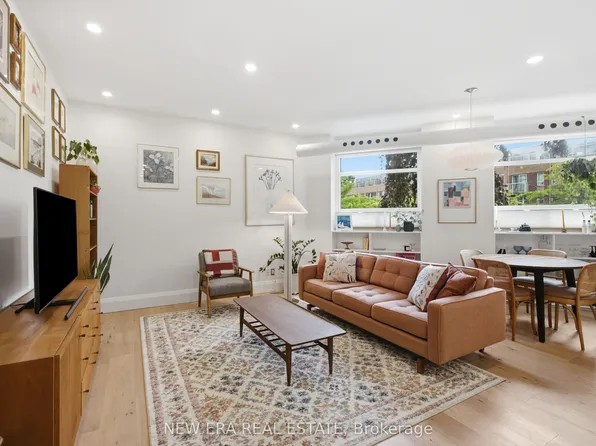 371 Wallace Ave #39, Toronto, ON M6P 3N8