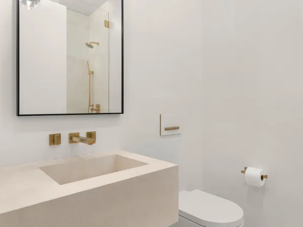 252 7th Avenue 6U image 13 of 14