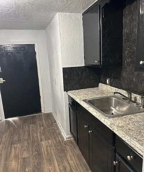 3315 S Youngs Blvd — Photo 6