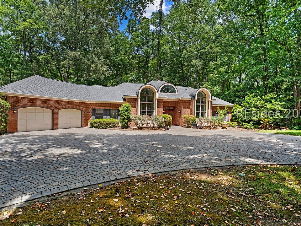 1st image of 5 Hackamore Dr