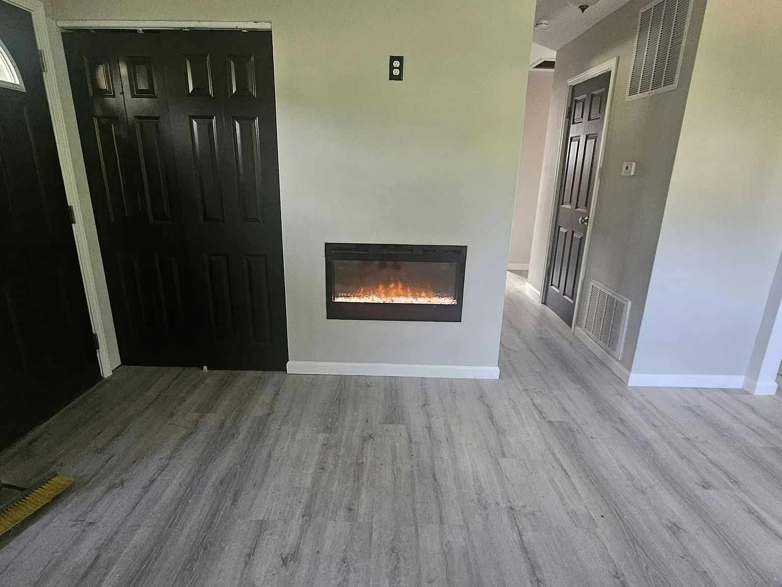 2524 Central Dr — Photo 4
