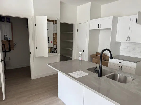 9636 160th St NW, Edmonton, AB