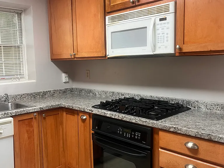 1787 Rugby Ave #2 — Photo 7