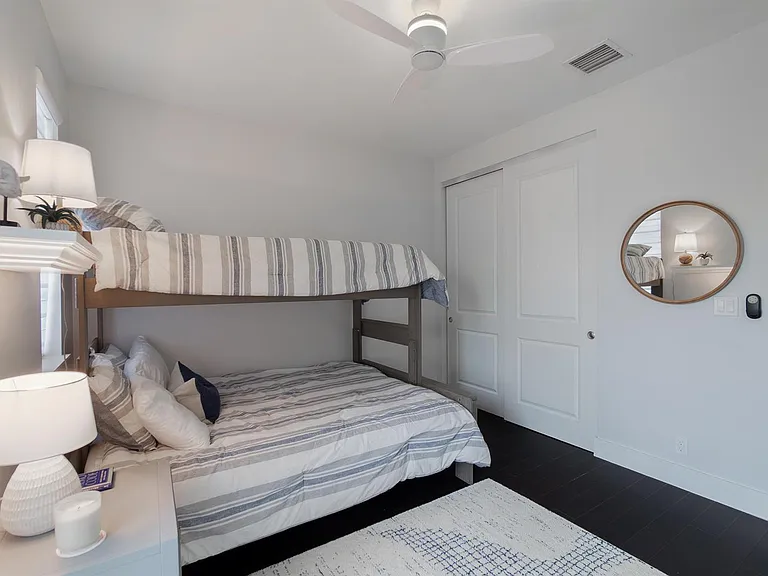 918 Saint George Blvd — Photo 29