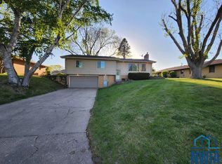 512 Normal College Ave, Sheldon, IA 51201