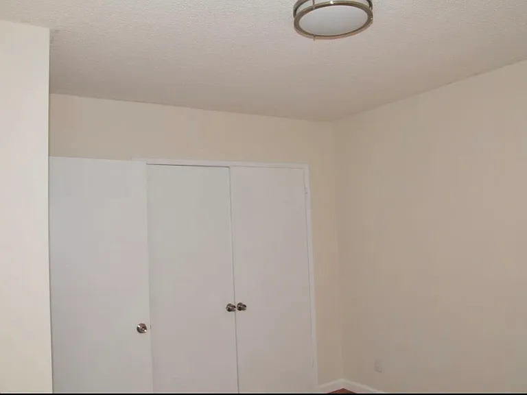 121 E Beacon St #B — Photo 1
