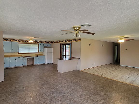 4th image of 4539 Young Ln