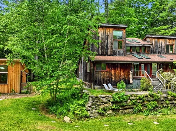 194 Montague Rd, Leverett, MA 01054