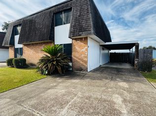 8 Audubon Pl, Port Neches, TX 77651
